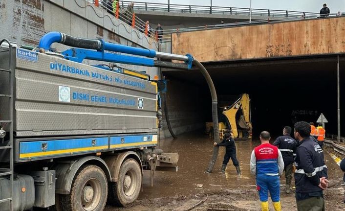 DİSKİ, selden etkilenen Şanlıurfa’da çalışmalarını sürdürüyor