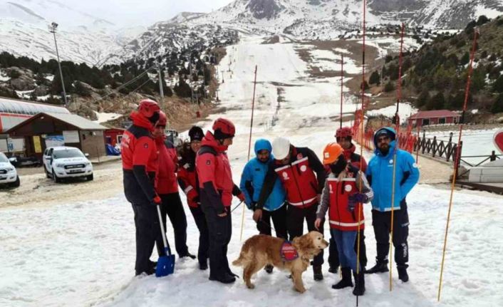 Ergan Dağında çığ tatbikatı yapıldı