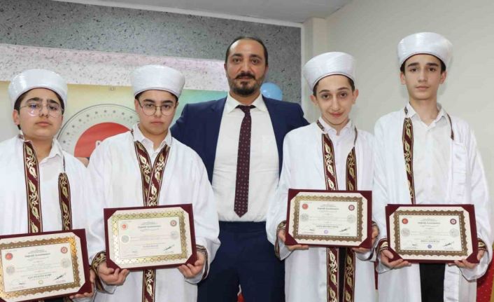 Eskişehirli hafızlara diplomaları törenle verildi