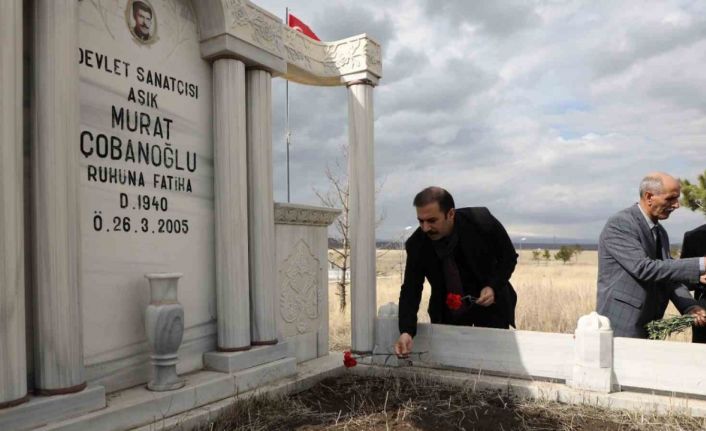 Halk Ozanı Çobanoğlu mezarı başında anıldı