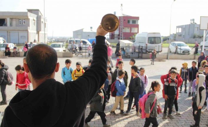 Hatay’ın 7 ilçesinde okul zili çaldı