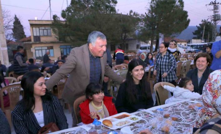 Honaz Belediyesi’nin Kocabaş’ta kurduğu ilk iftar sofrası binleri buluşturdu