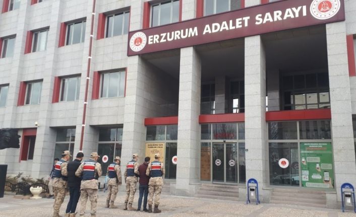 Kablo hırsızları Jandarma’dan kaçamadı