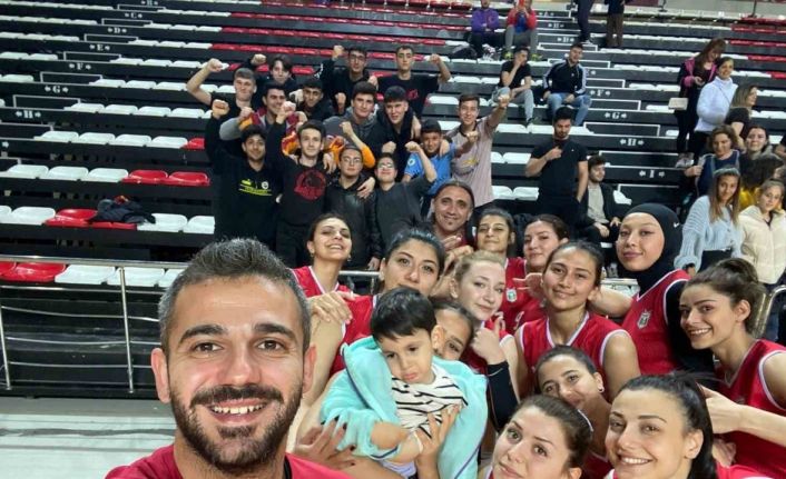 Kadın Voleybol Ligi’nde Şampiyon Manavgat Belediyespor