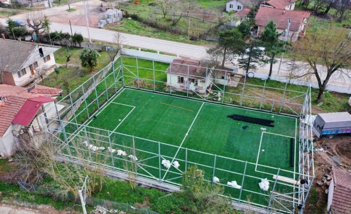 Karaabdülbaki’ye futbol sahası