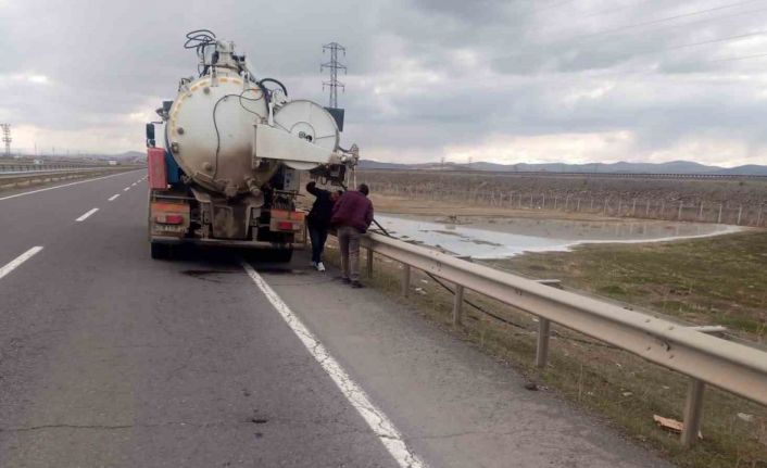 Kars’ta peynir altı suyundan oluşan gölet temizlendi