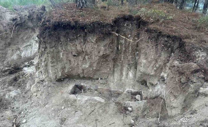 Kepçeyle yapılan kaçak kazıda 6 şüpheli suçüstü yakalandı