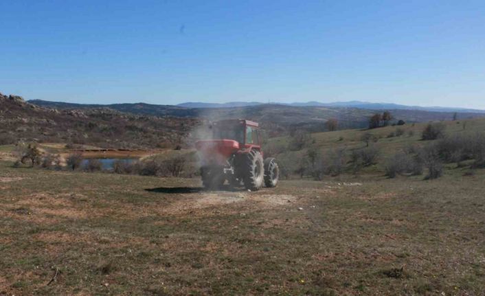 Kırklareli’de meralara gübre uygulaması yapıldı: 15 ton gübre atıldı