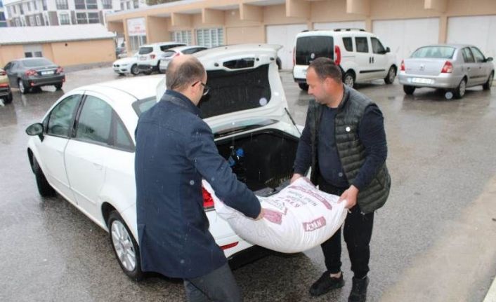 Kırklareli’nde çiftçiye nohut tohumu dağıtıldı