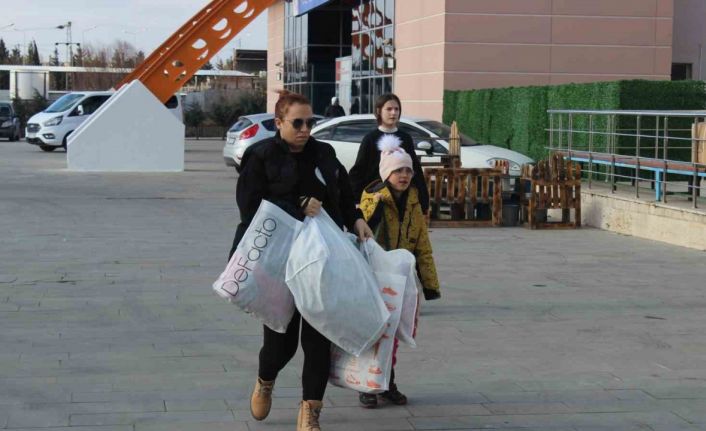 Kırklareli’nde deprem bölgesine yardımlar sürüyor