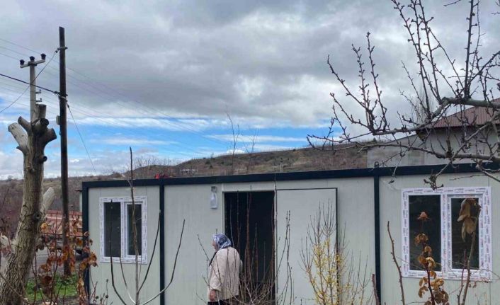 Konyaaltı Belediyesi deprem bölgesine yardımlarını sürdürüyor