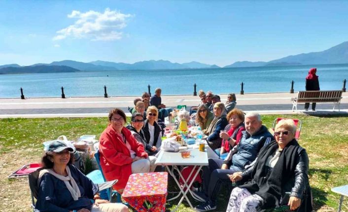 Köyceğiz Tazelenme Üniversitesi öğrencileri, kahvaltıda buluştu