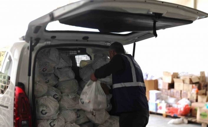 Köylerde yaşayan depremzedelerin ihtiyaçları karşılanıyor