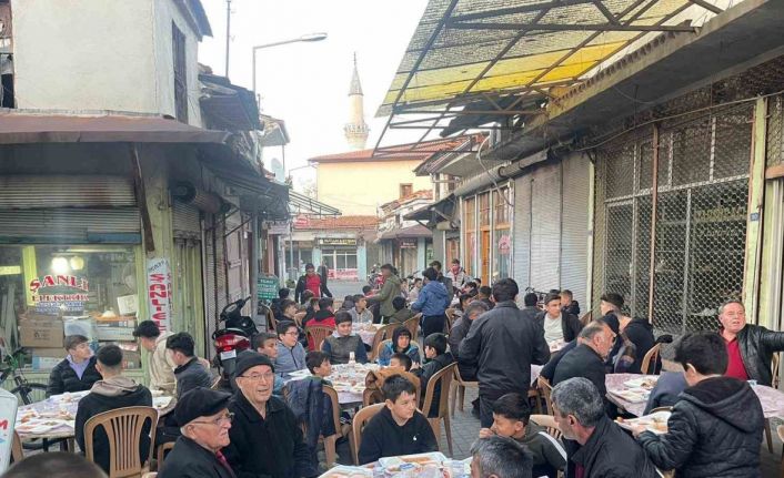 Kulalı esnaflar iftarda buluştu