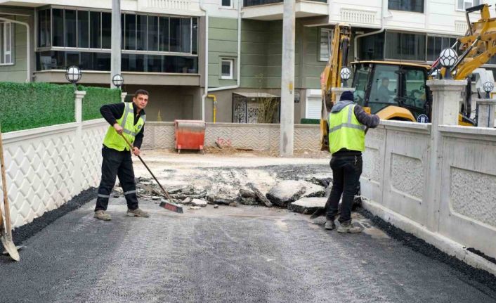 Kütahya’nın Dumlupınar Mahallesi’ne sıcak asfalt