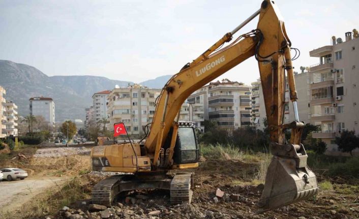 Mahmutlar Ahmet Yatmaz Caddesi sahil yoluna bağlanıyor