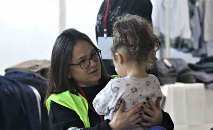 Merkezefendi Dayanışma Merkezi depremzedelerin ihtiyacını karşılıyor