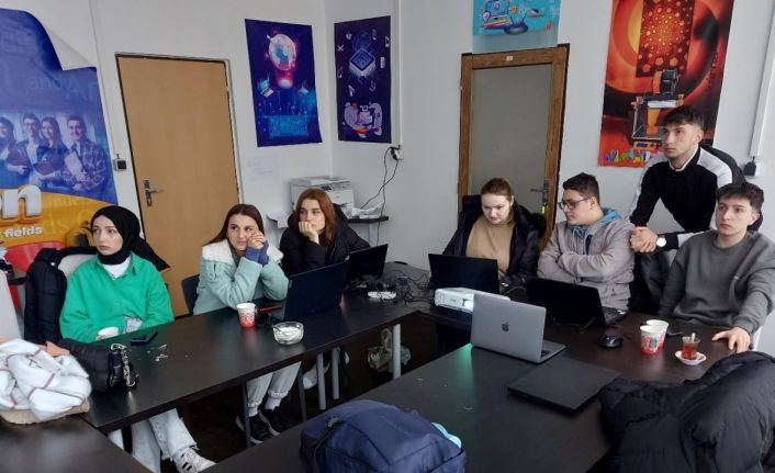 Meslek lisesi öğrencileri Avrupa’da staj faaliyetlerine katıldı