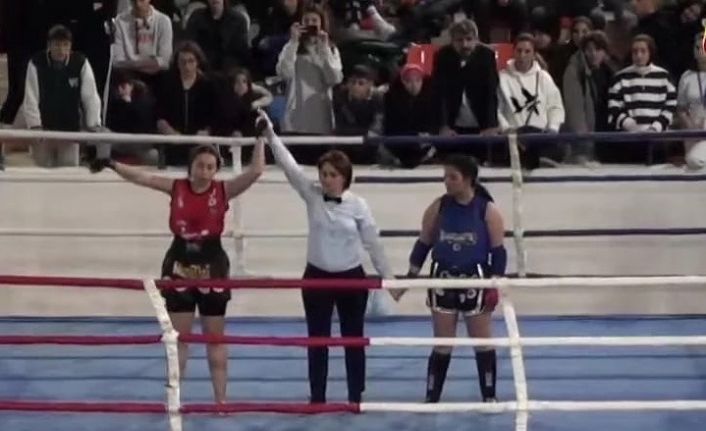 Salihli’ye muaythaiden 1 gümüş, 1 bronz madalya