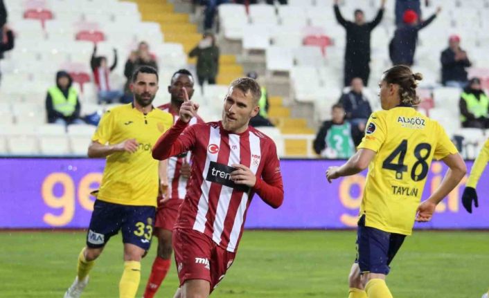 Samu Saiz ligdeki gol sayısını 2 yaptı