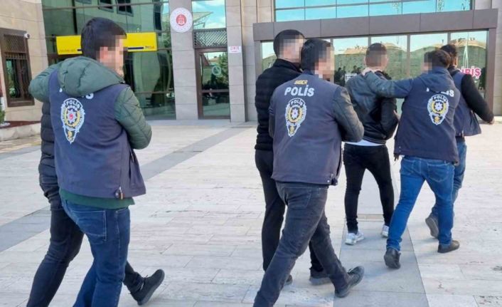 Sanal dolandırıcılar polise yakalandı