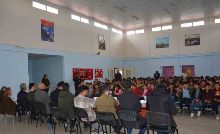 Silopi’de öğrencilere meslek grupları tanıtıldı