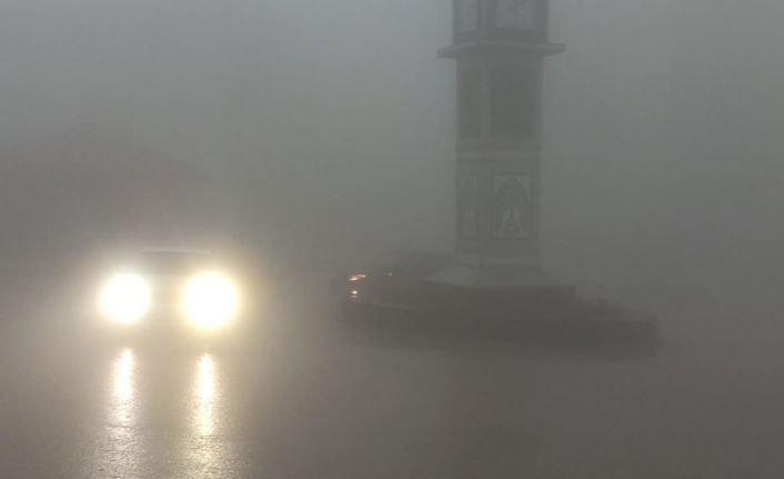 Şırnak’ta yoğun sis trafiği olumsuz etkiledi