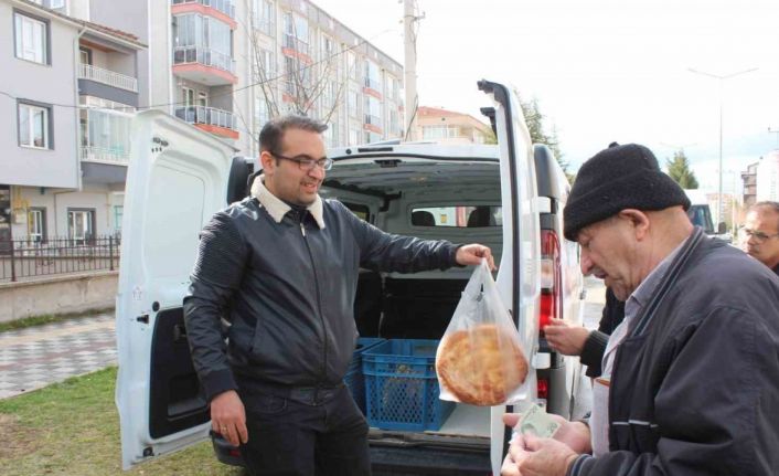 Tavşanlı’da 8 TL’ye Ramazan pidesi