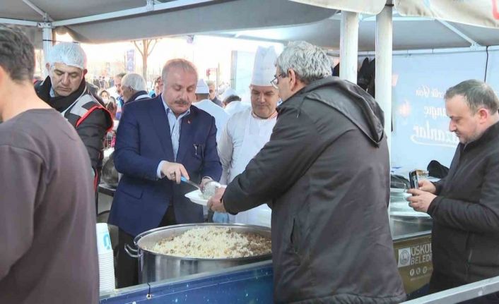 TBMM Başkanı Mustafa Şentop, Üsküdar’da vatandaşlarla iftarda buluştu