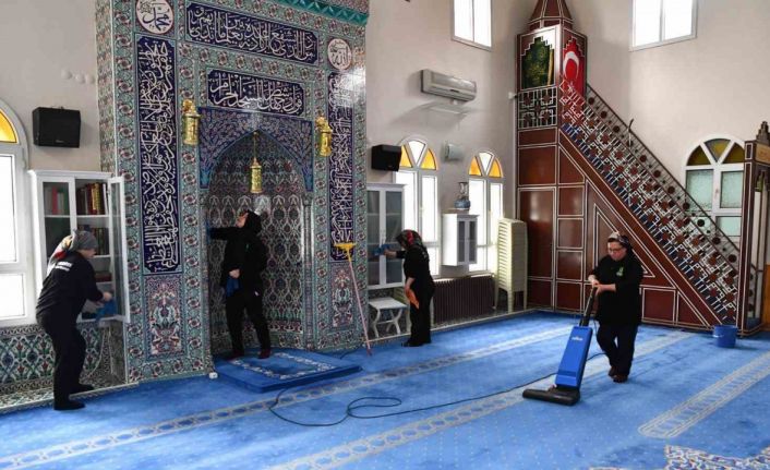 Tepebaşı’ndaki camilerde Ramazan temizliği