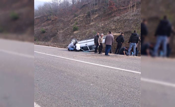 Tokat’ta kontrolden çıkan otomobil ters döndü: 2 yaralı