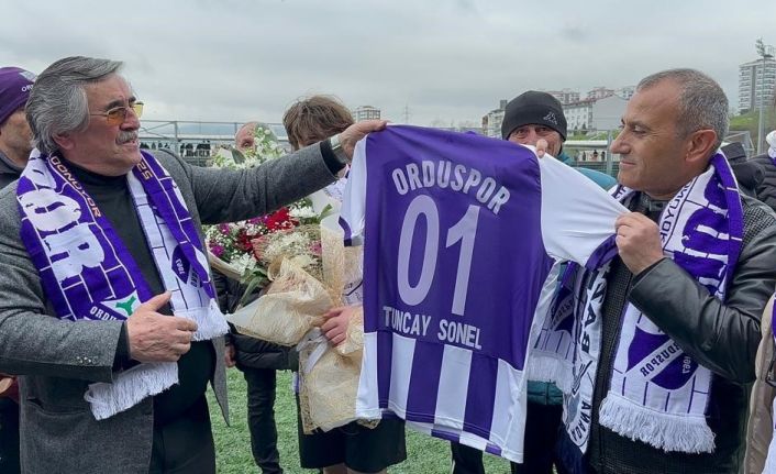 Vali Sonel, efsane Orduspor’u ilk maçında yalnız bırakmadı