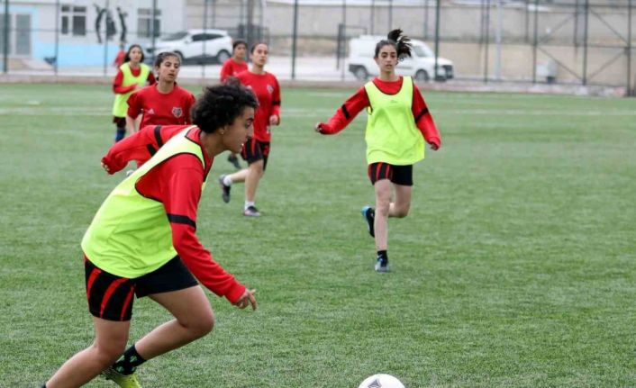 Van Büyükşehir Kadın Futbol Takımı yeni sezona hazır