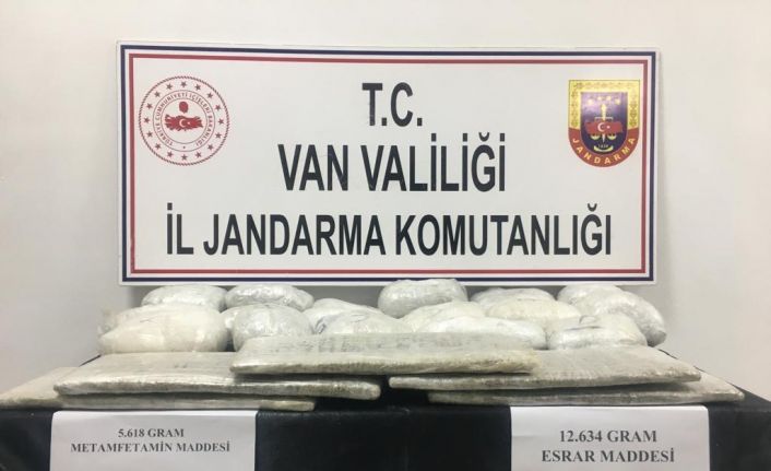 Van’da mezarlık içerisinde 18 kilo uyuşturucu ele geçirildi