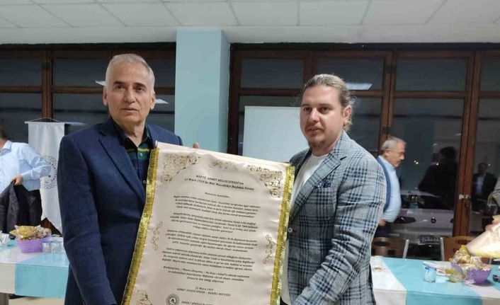 Yardıma koşanlar plaketle onurlandırıldı