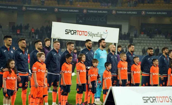 Başakşehir’de kadroda 2 değişiklik