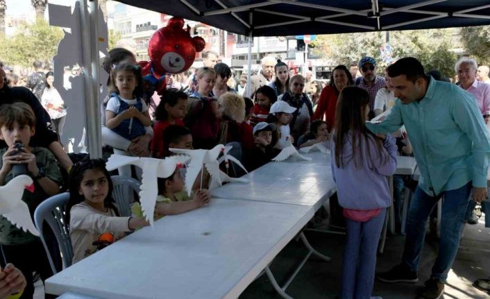 Başkan Günel, çocukların bayram sevincine ortak oldu