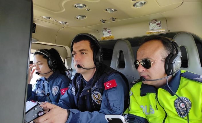 Bayramın son günü trafik ekipleri havadan denetim gerçekleştirdi