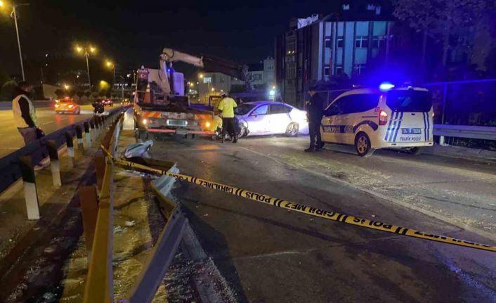 Bayrampaşa’da alkollü sürücü bariyere çarptı: 1 ağır yaralı