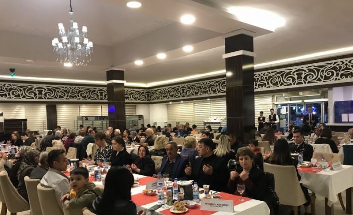 Burhaniye’de şehit aileleri ve gaziler için iftar düzenlendi