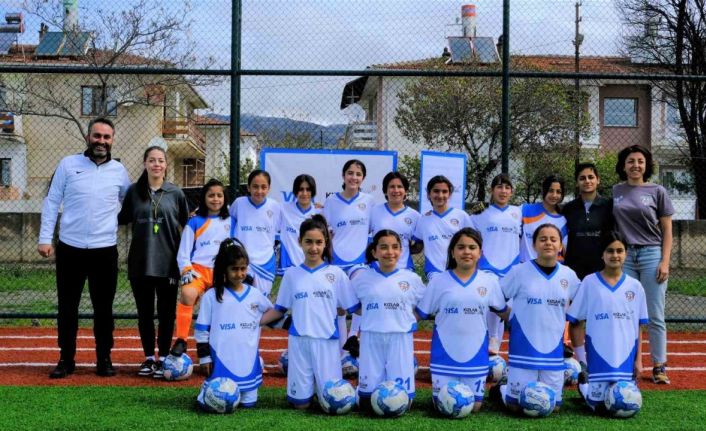 Erzincan’da kızların futbol tutkusu artıyor