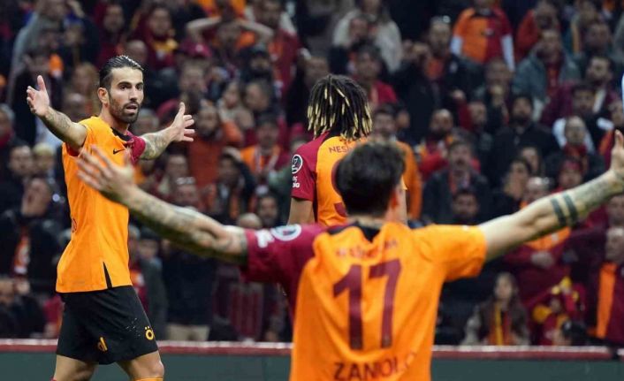 Galatasaray ligde evindeki yenilmezliğini 14 maça çıkardı