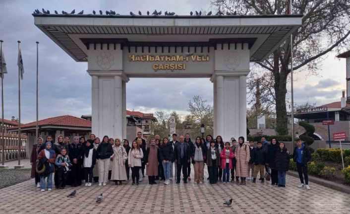 Gediz’de en çok okuyan öğrencilere Ankara gezisi