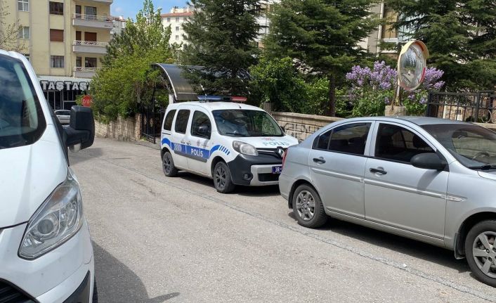 Genç kadın kendini asarak yaşamına son verdi