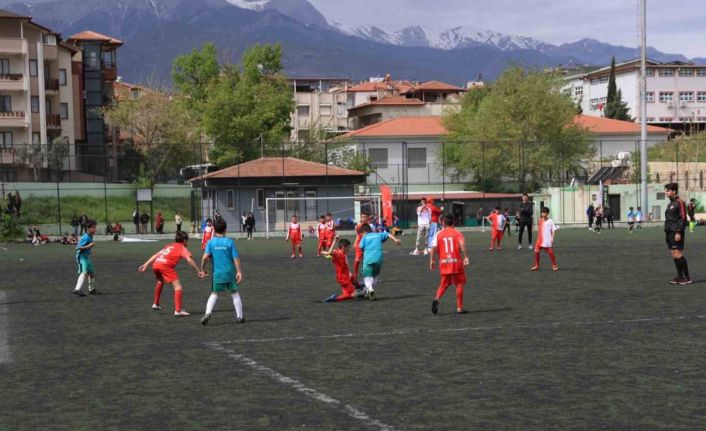 Genç ümitler, 23 Nisan turnuvasının şampiyonu oldu