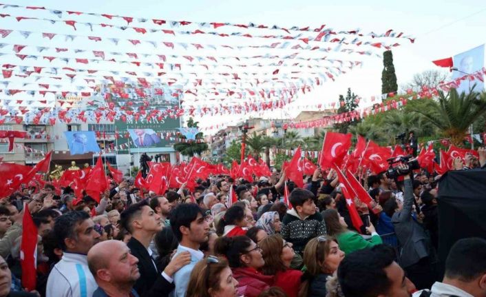 İBB Başkanı İmamoğlu, Manisa’da iki ilçede miting düzenledi