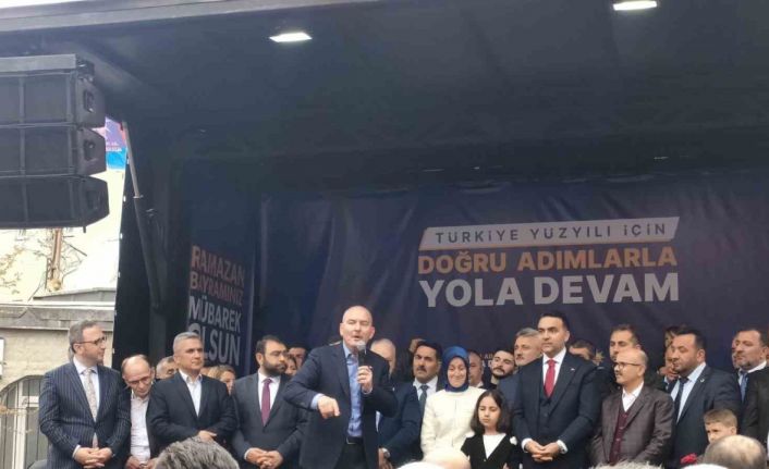 İçişleri Bakanı Süleyman Soylu Bahçeköylü vatandaşlarla bayramlaştı