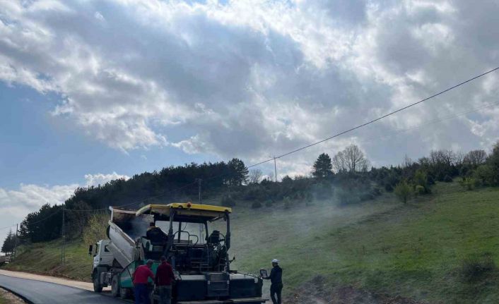 İlyasbey köyünün yolu sıcak asfalt oldu