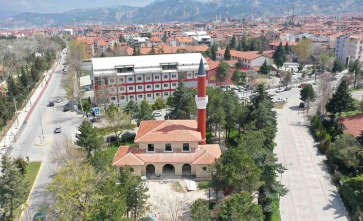 Isparta’da Millet Bahçesi camisindeki çalışmalarda sona gelindi