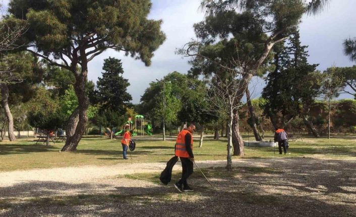 Kemer’de bayram temizliği